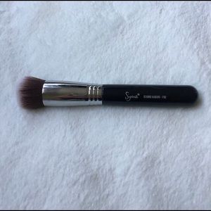 Sigma Beauty F82 Round Kabuki brush